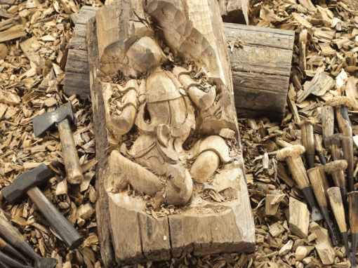 Entre metas e máscaras: O sucesso às vezes parece insuficiente.