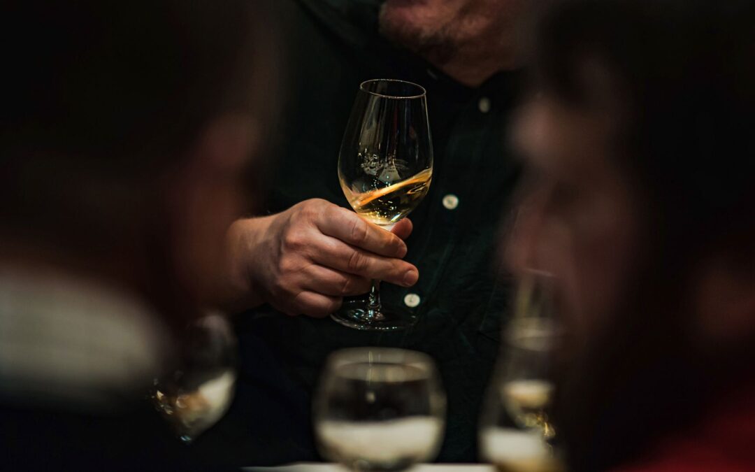 Presente ou apenas ocupando o lugar? O desafio do homem exausto na noite de Natal.