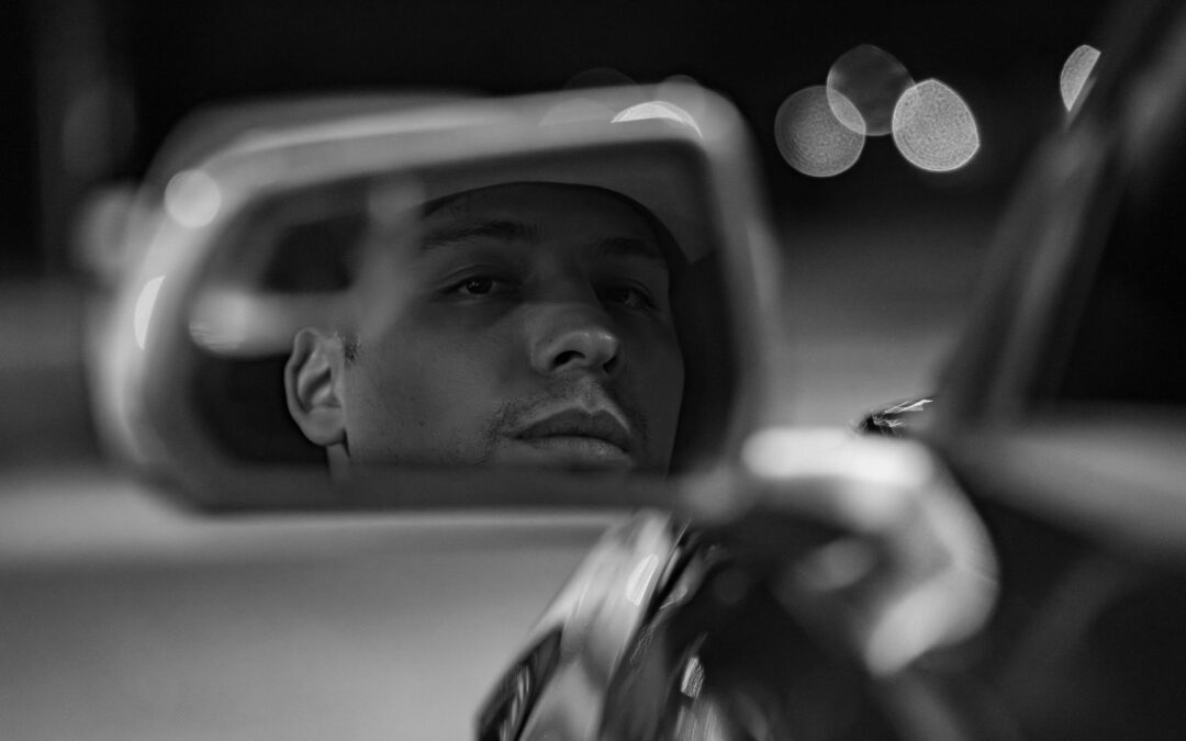 Um Castelo de Vidro e o Custo de Bancar o Inabalável