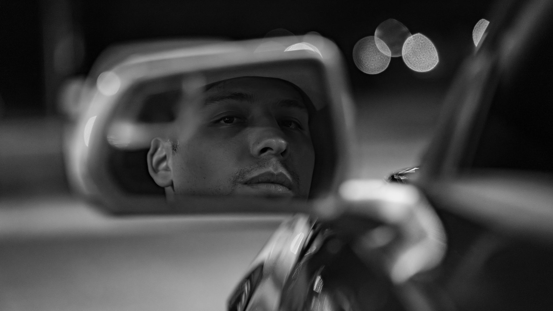 Um Castelo de Vidro e o Custo de Bancar o Inabalável